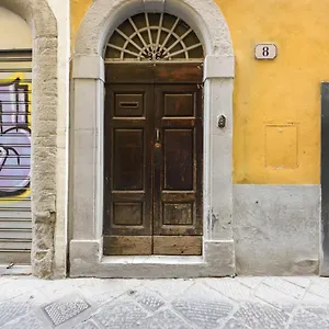 https://madame-betta.it-tuscanyhotel.com