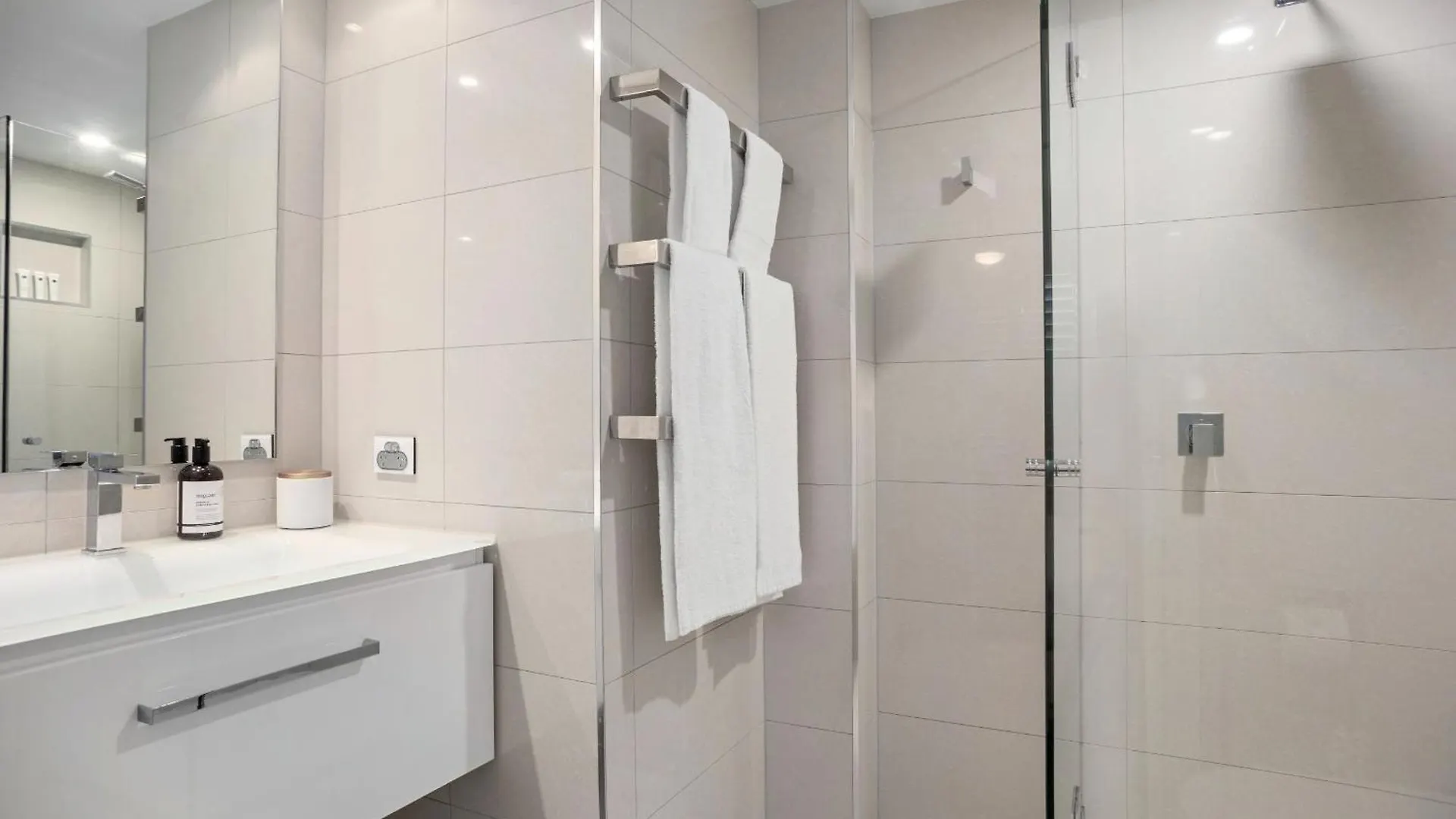 #2 Hastings Street Aparthotel Noosa Heads 4*,  Australia